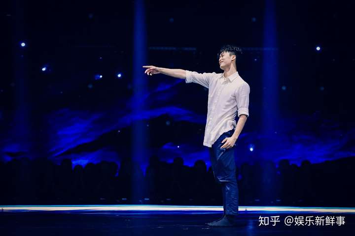 关于莱万多夫斯基悬念迭起悬念揭晓的信息